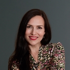 Das Bild zeigt das Portrait der Mitarbeiterin.