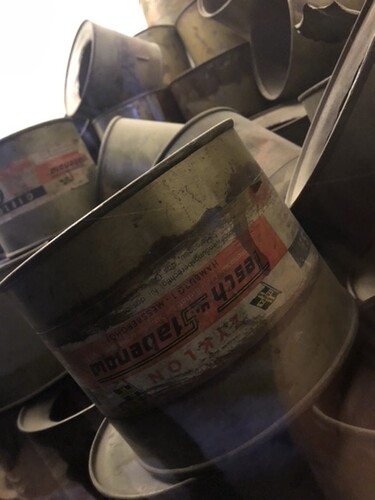 Zyklon B Dosen (Annabel Zinn)