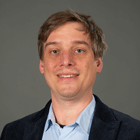 Portrait der Mitarbeiter:in