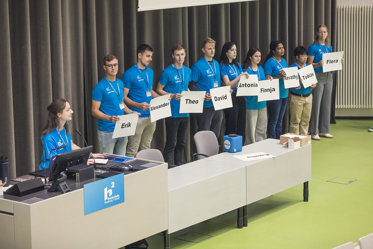 Niemand wird alleingelassen: erfahrene Studierende begleiten die Neuen. Foto: Matthias Piekacz