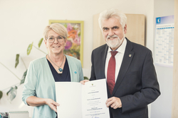 Wissenschaftsminister Prof. Dr. Armin Willingmann hat Prof. Dr. Susanne Borkowski zur Rektorin ernannt. Foto: Matthias Piekacz