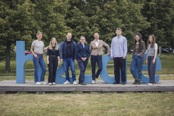 Das HiLSA-Team auf dem Campus Magdeburg. Foto: Matthias Piekacz