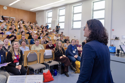 Prof. Dr. Claudia Wendel eröffnet den Fachtag Neurodiversität in Stendal. Foto: Kerstin Seela